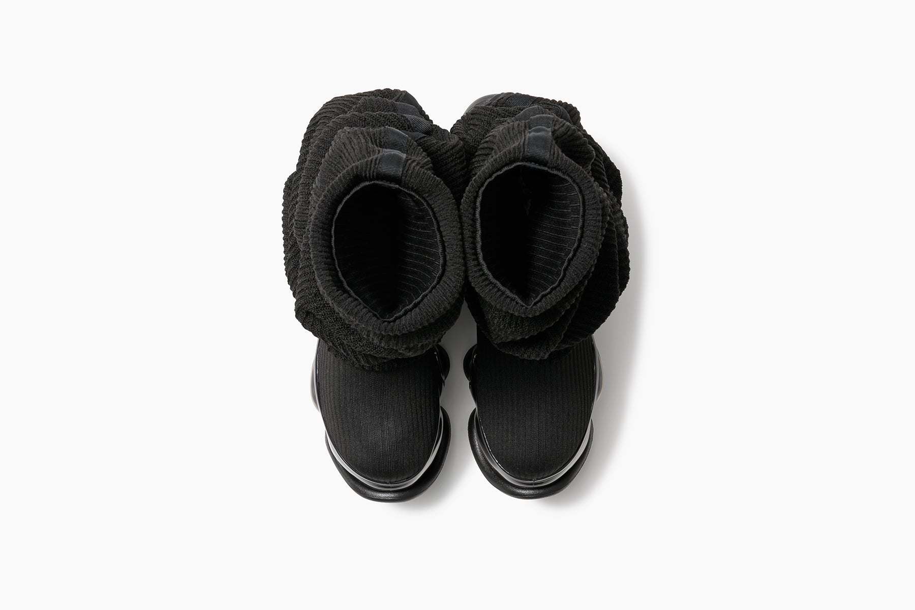 grounds SKYSCRAPER LOOSE SOCKS KNIT BLACK / BLACK